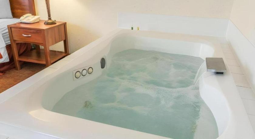 Quality Inn Royle Kittanning Eksteriør bilde